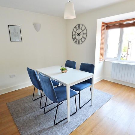 Stylish 2Br Flat - 2 Free Parking Spaces - Near Lgw Airport Кролі Екстер'єр фото