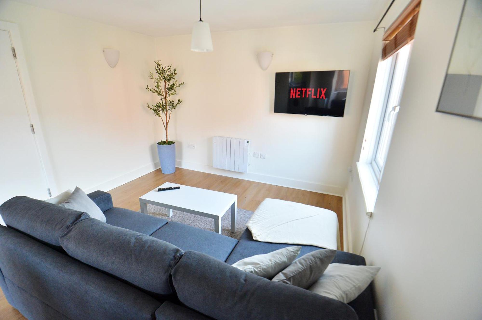 Stylish 2Br Flat - 2 Free Parking Spaces - Near Lgw Airport Кролі Екстер'єр фото
