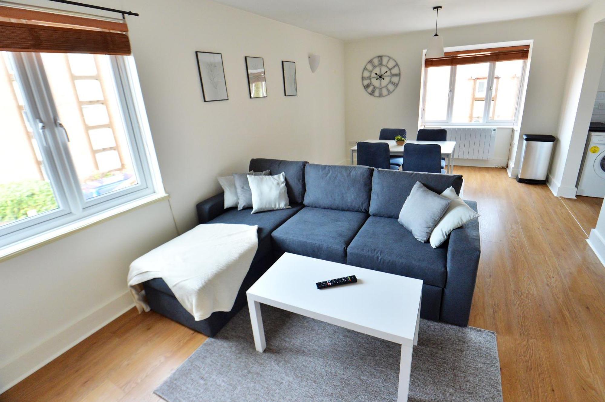 Stylish 2Br Flat - 2 Free Parking Spaces - Near Lgw Airport Кролі Екстер'єр фото